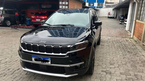 JEEP COMMANDER 1.3 T270 TURBO FLEX LONGITUDE AT6